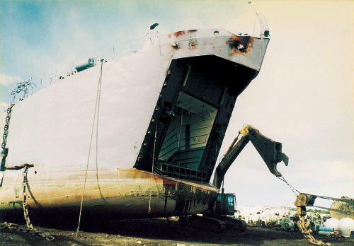 第2工場 輸送船の解体