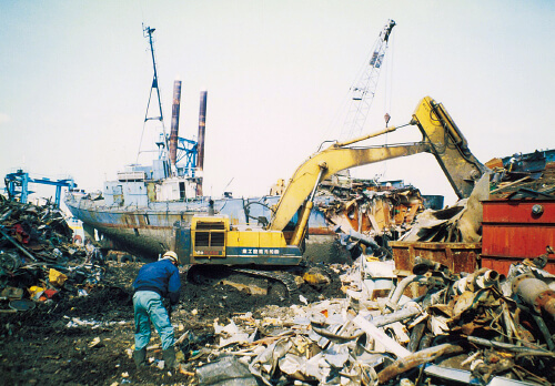 第2工場 クジラ船の解体