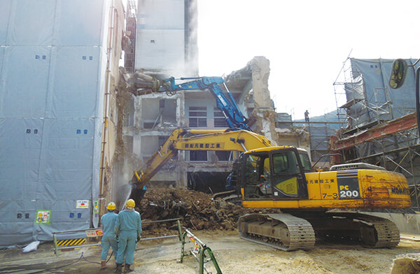 旧八幡東消防署解体工事